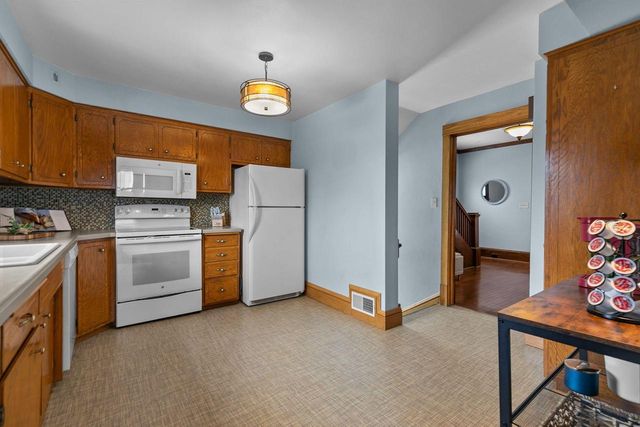 913 N HARRIMAN STREET, Appleton, WI 54911