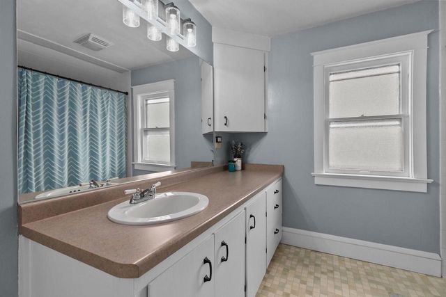 913 N HARRIMAN STREET, Appleton, WI 54911