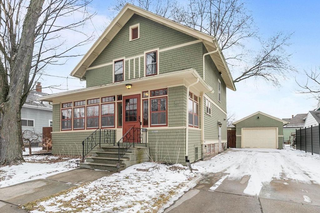 913 N HARRIMAN STREET, Appleton, WI 54911