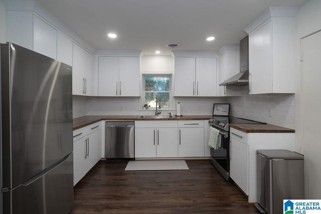 3200 CHAPEL HILL COURT, Hoover, AL 35216