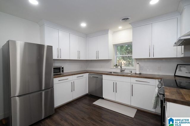 3200 CHAPEL HILL COURT, Hoover, AL 35216