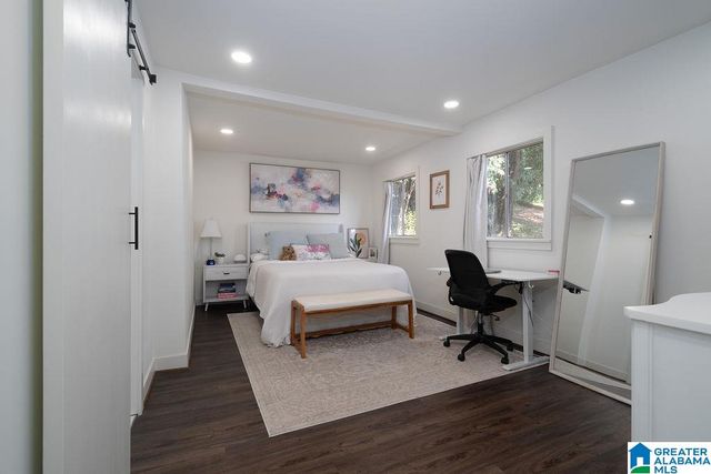 3200 CHAPEL HILL COURT, Hoover, AL 35216