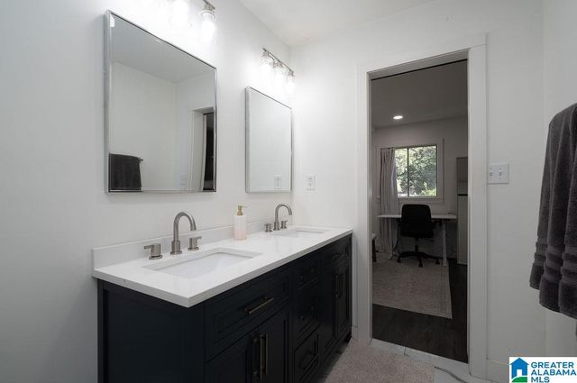 3200 CHAPEL HILL COURT, Hoover, AL 35216