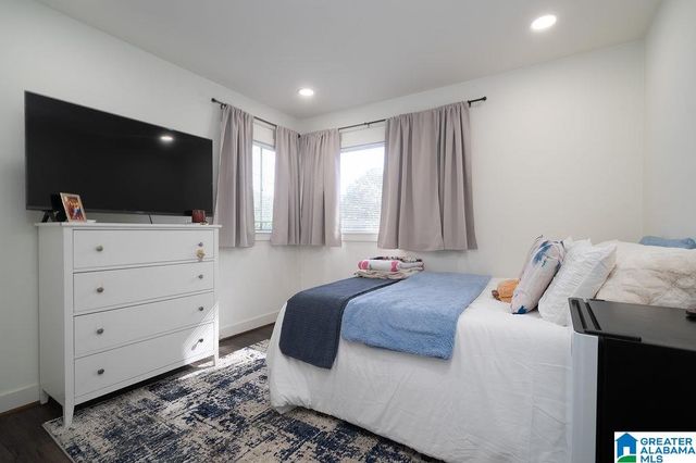 3200 CHAPEL HILL COURT, Hoover, AL 35216