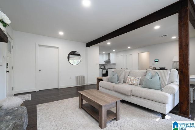 3200 CHAPEL HILL COURT, Hoover, AL 35216
