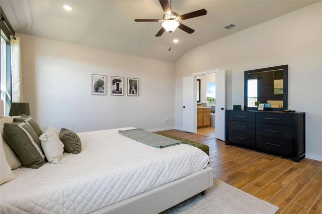 180 Barton Place Drive, Tarkington, TX 77327