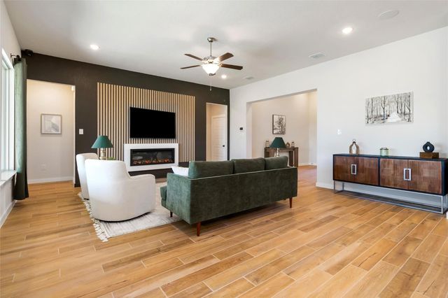 180 Barton Place Drive, Tarkington, TX 77327