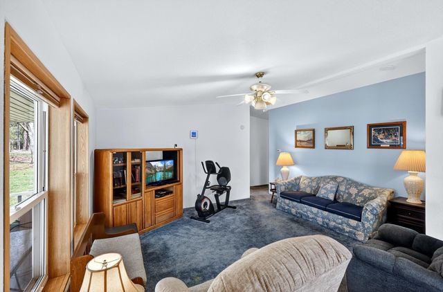 25722 N Chattaroy Cir, Chattaroy, WA 99003