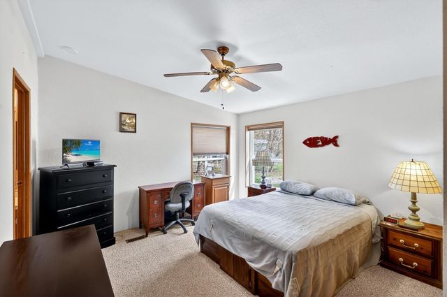 25722 N Chattaroy Cir, Chattaroy, WA 99003
