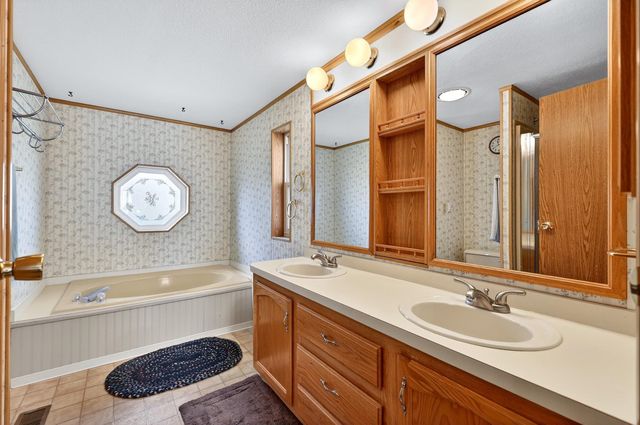 25722 N Chattaroy Cir, Chattaroy, WA 99003