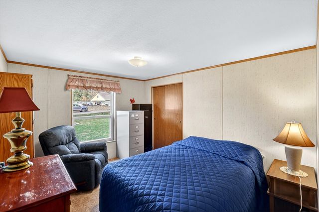 25722 N Chattaroy Cir, Chattaroy, WA 99003