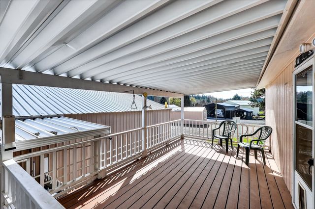 25722 N Chattaroy Cir, Chattaroy, WA 99003