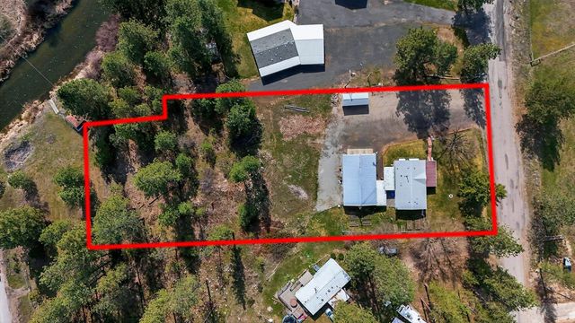 25722 N Chattaroy Cir, Chattaroy, WA 99003