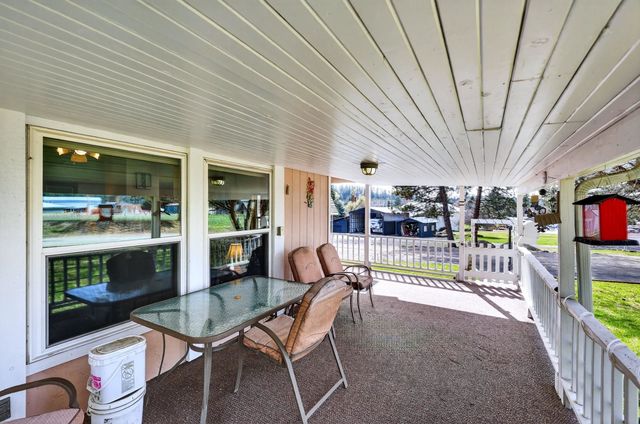 25722 N Chattaroy Cir, Chattaroy, WA 99003