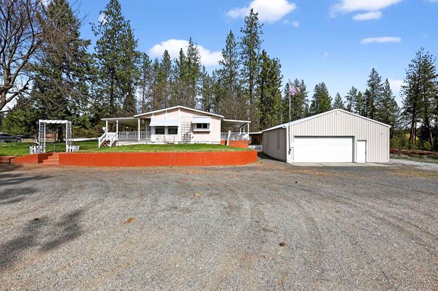 25722 N Chattaroy Cir, Chattaroy, WA 99003