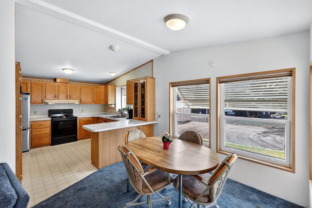 25722 N Chattaroy Cir, Chattaroy, WA 99003