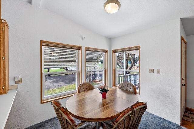 25722 N Chattaroy Cir, Chattaroy, WA 99003