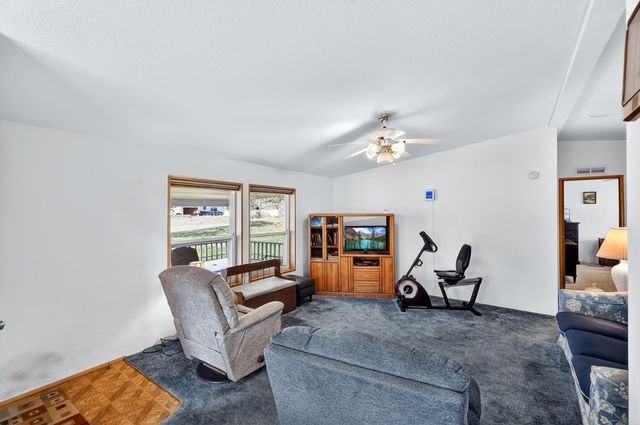 25722 N Chattaroy Cir, Chattaroy, WA 99003