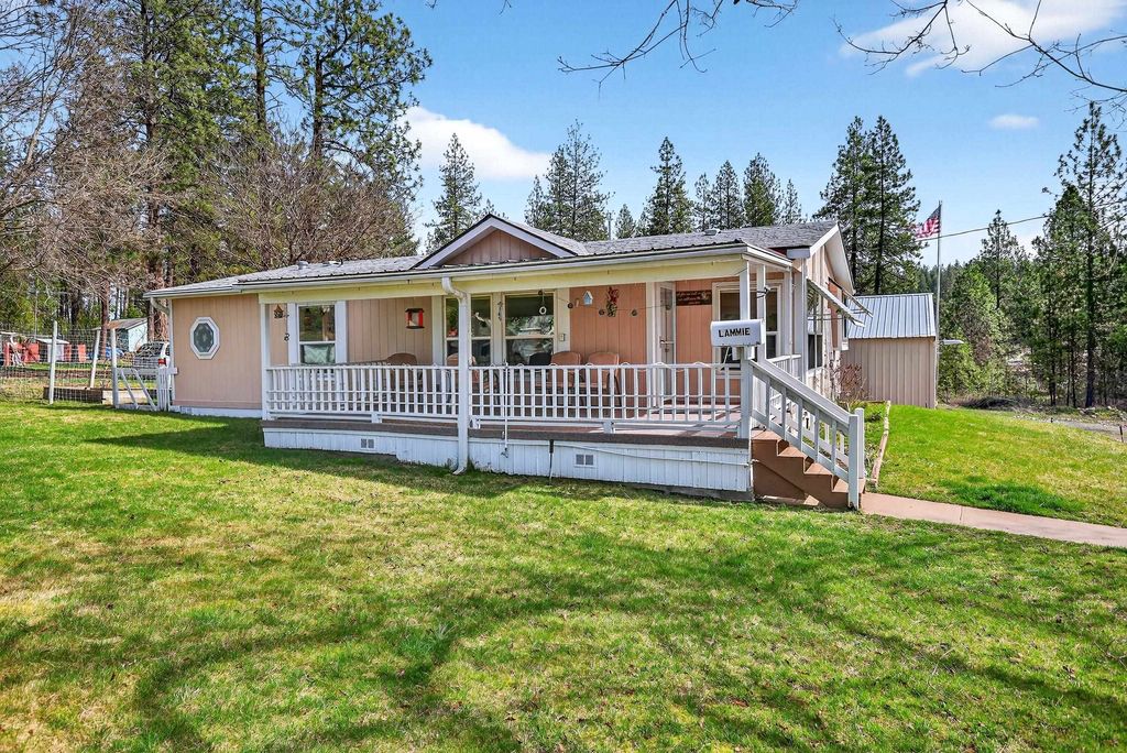 25722 N Chattaroy Cir, Chattaroy, WA 99003