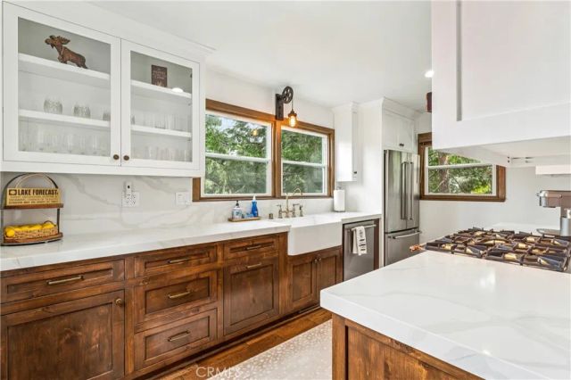 28898 Palisades, Lake Arrowhead, CA 92352