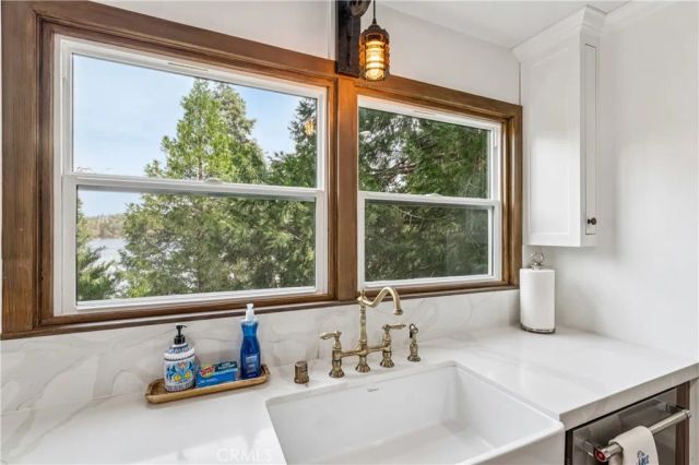 28898 Palisades, Lake Arrowhead, CA 92352