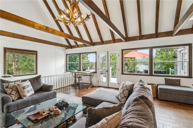 28898 Palisades, Lake Arrowhead, CA 92352