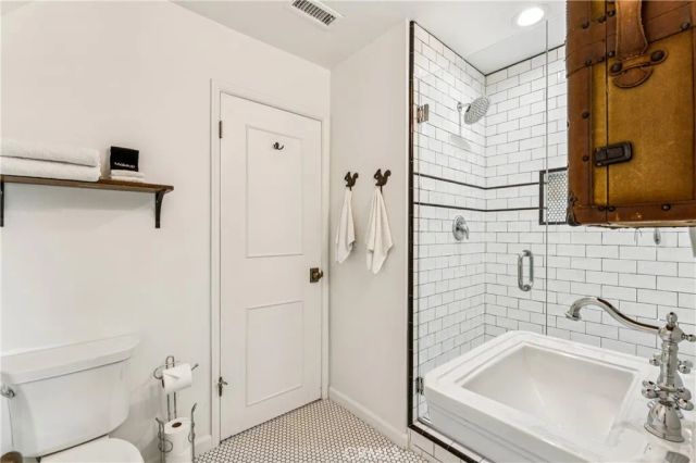 28898 Palisades, Lake Arrowhead, CA 92352