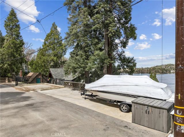 28898 Palisades, Lake Arrowhead, CA 92352