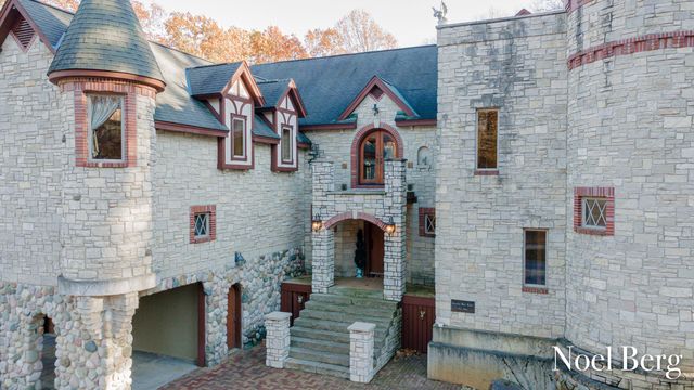 2303 38th Street, Allegan, MI 49010