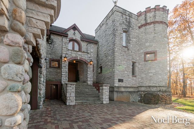 2303 38th Street, Allegan, MI 49010