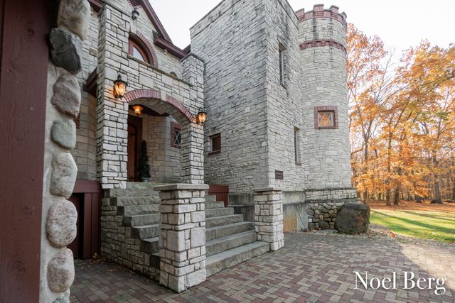 2303 38th Street, Allegan, MI 49010