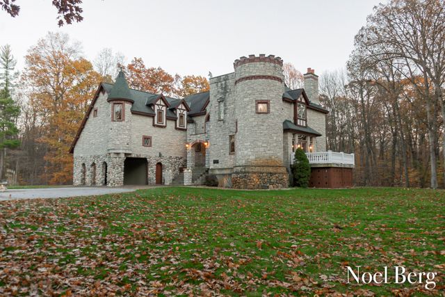 2303 38th Street, Allegan, MI 49010