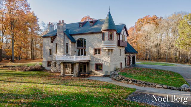 2303 38th Street, Allegan, MI 49010