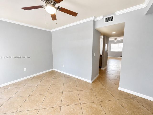 1000 Palm Trail 10, Delray Beach, FL 33483