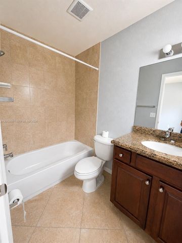 1000 Palm Trail 10, Delray Beach, FL 33483
