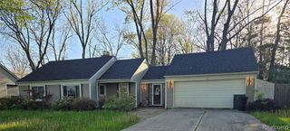 5921 Houghten Drive, Troy, MI 48098