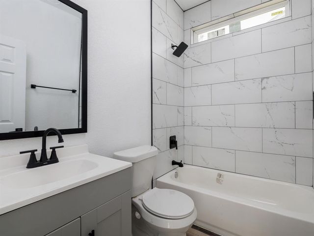 2308 Santa Maria ST, Austin, TX 78702