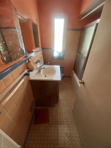 19481 Ardmore Street, Detroit, MI 48235