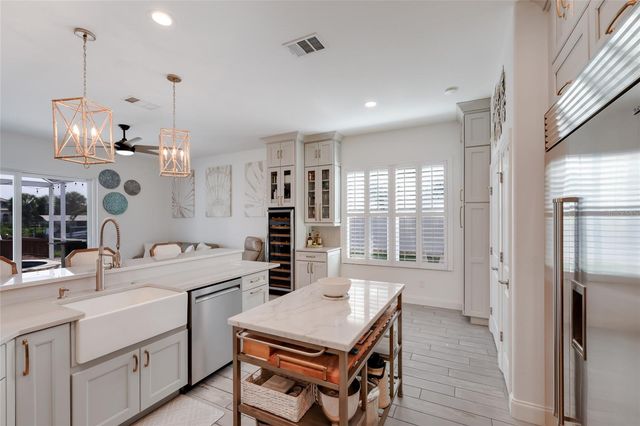 3707 5TH AVENUE NE, Bradenton, FL 34208