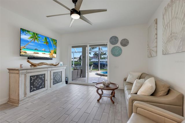 3707 5TH AVENUE NE, Bradenton, FL 34208