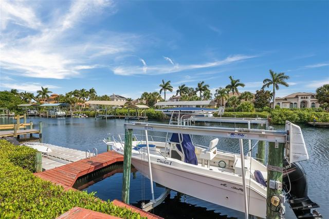 3707 5TH AVENUE NE, Bradenton, FL 34208