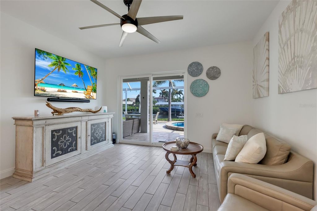 Image 15 of property listing at 3707 5TH AVENUE NE, Bradenton, FL 34208