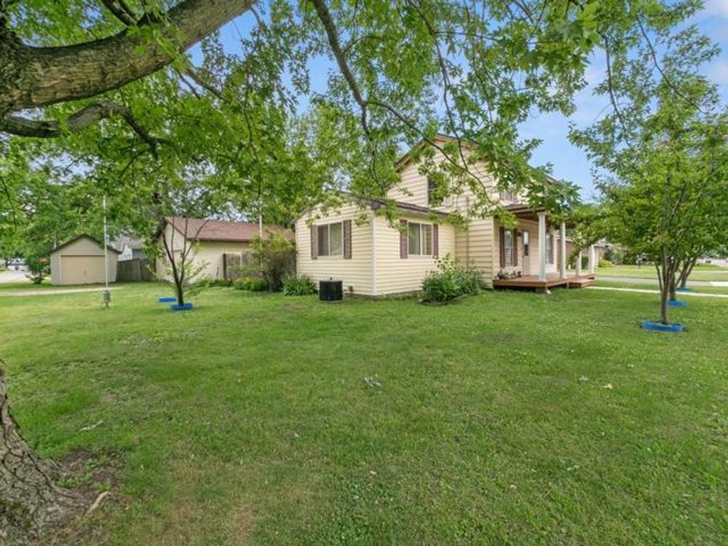 381 Elm Street S, Prescott, WI 54021