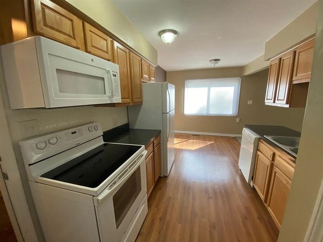 260 W Unadilla Street, Pinckney, MI 48169