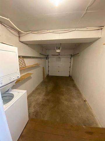 260 W Unadilla Street, Pinckney, MI 48169