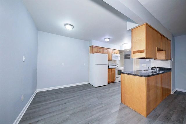 260 W Unadilla Street, Pinckney, MI 48169