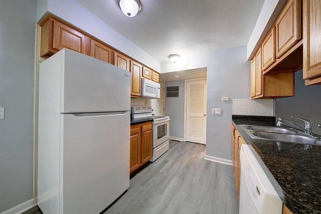 260 W Unadilla Street, Pinckney, MI 48169