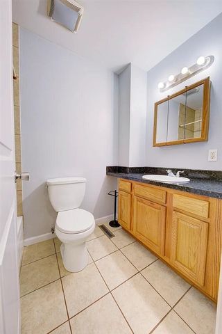 260 W Unadilla Street, Pinckney, MI 48169