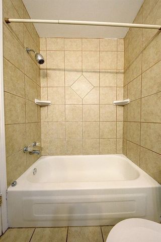 260 W Unadilla Street, Pinckney, MI 48169