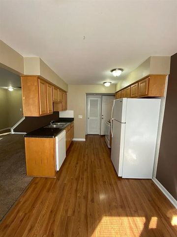 260 W Unadilla Street, Pinckney, MI 48169